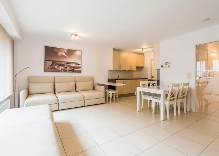 Spacious Apartment - Ground Floor Near Ostend Beach
